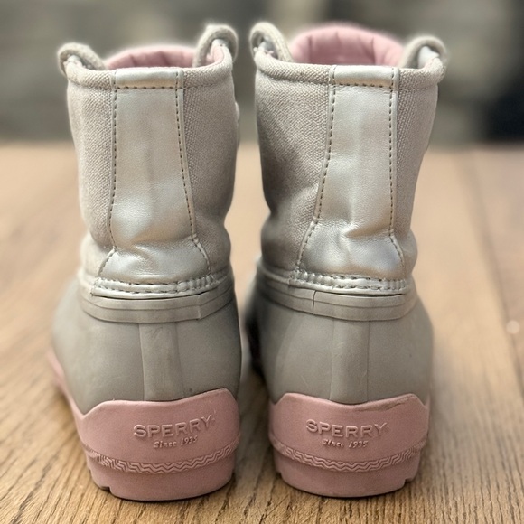 Sperry Kids Light Gray and Light Pink Boots. SUPER CUTE- EUC - Picture 7 of 7